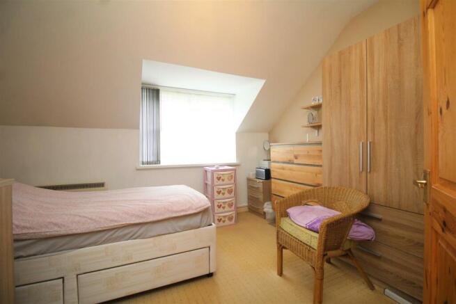 bedroom 1 1 .jpg