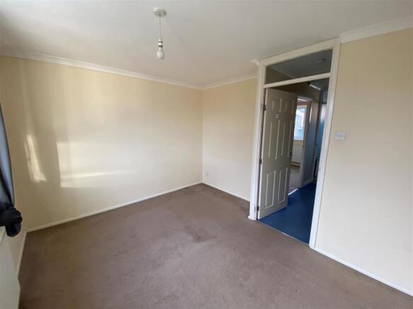 Bedroom 1.jpg