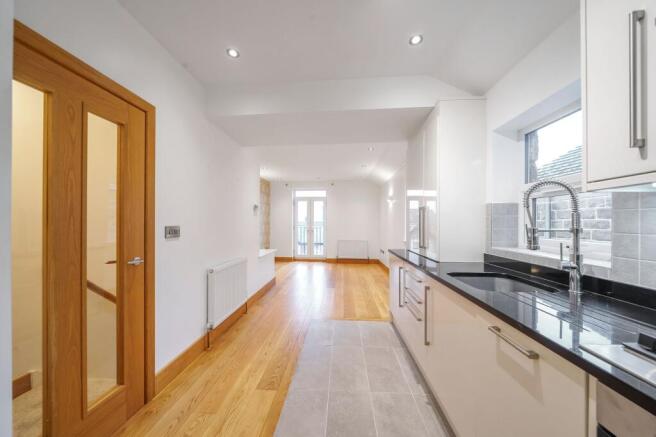 2 bed Flat for sale Image 4