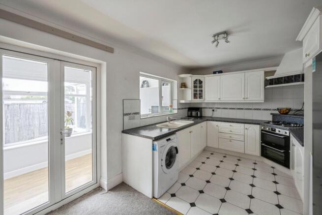 3 bed Sheltered Housing for sale Image 6