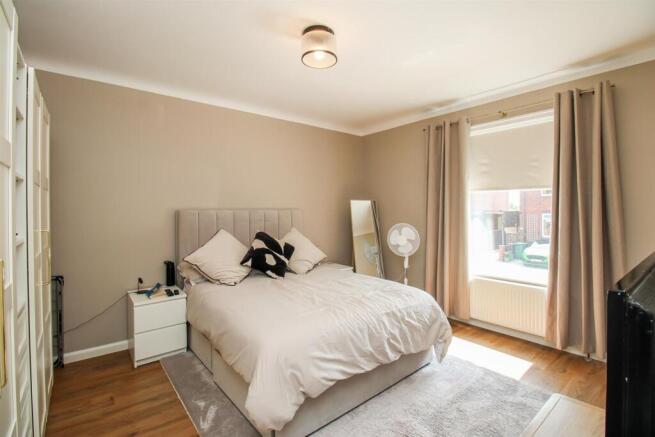 2 bed Semi-Detached Bungalow for sale Image 6