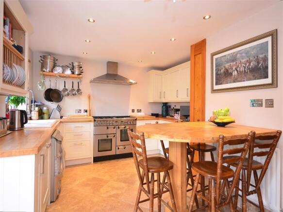 Kitchen / Breakfast Room
