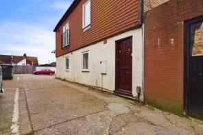Flat 3, The Coach House, Park Road, Folkestone CT19 4DG