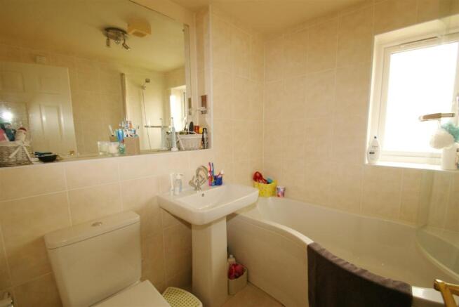 Bathroom 1.JPG