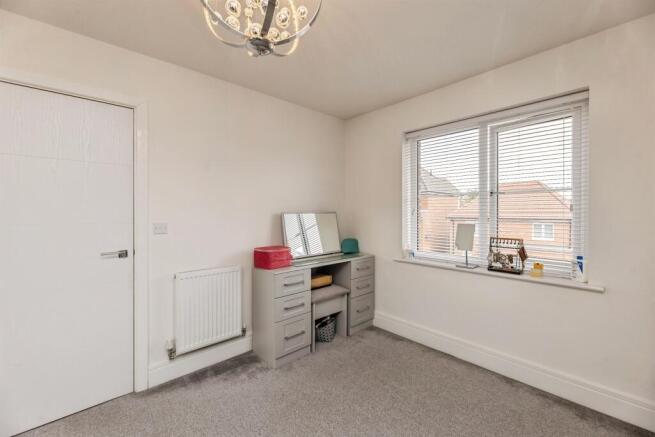 3 bed Semi-Detached for sale Image 10