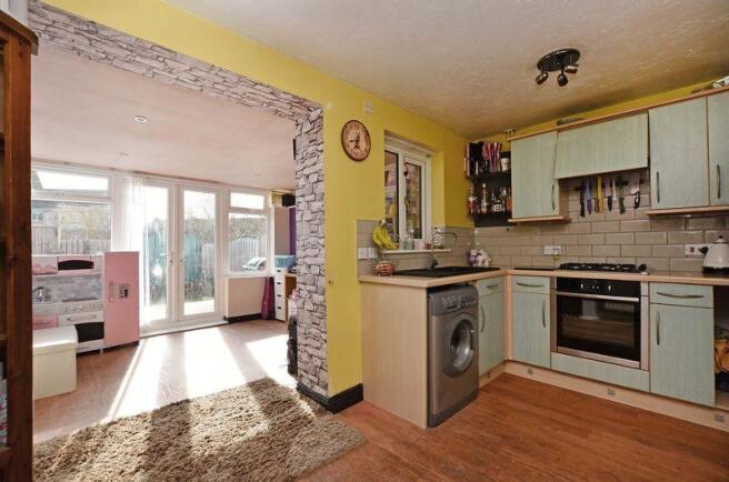 Kitchen / Cons...