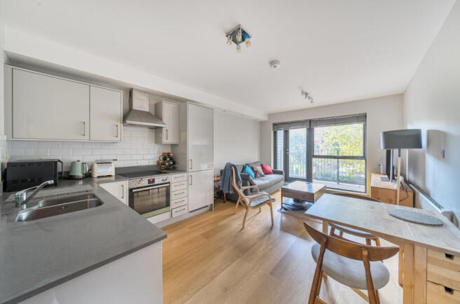 1364377-13-68f658...