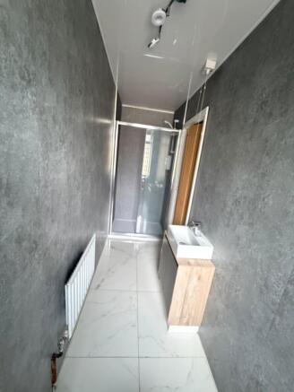 2 bed House to rent Image 9