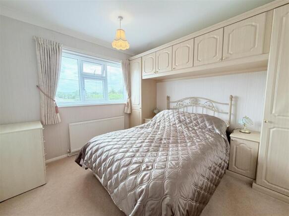 2 bed Detached Bungalow for sale Image 5