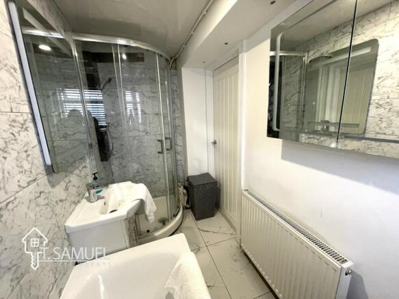BathroomC.JPG