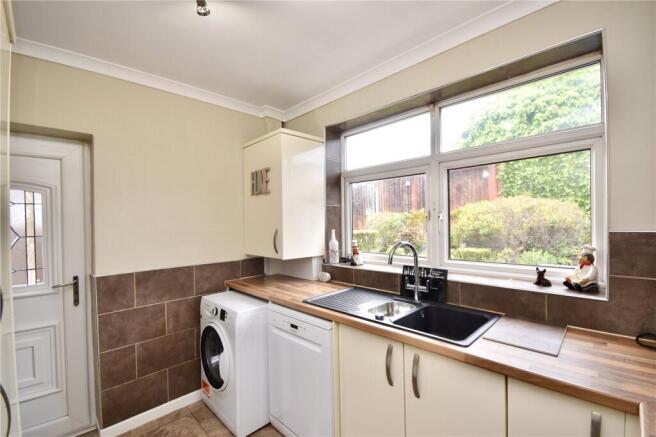 3 bed Semi-Detached Bungalow for sale Image 8