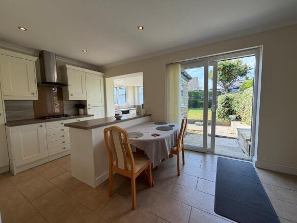 2 bed Semi-Detached Bungalow for sale Image 6