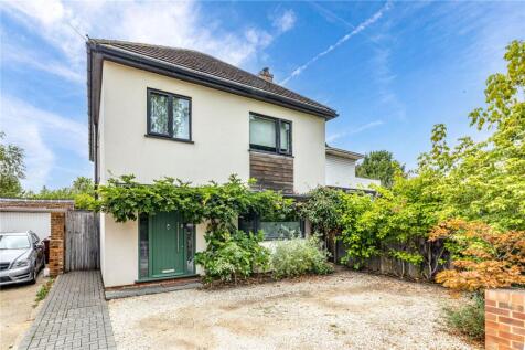 New Haw Road, New Haw, Addlestone, Surrey, KT15