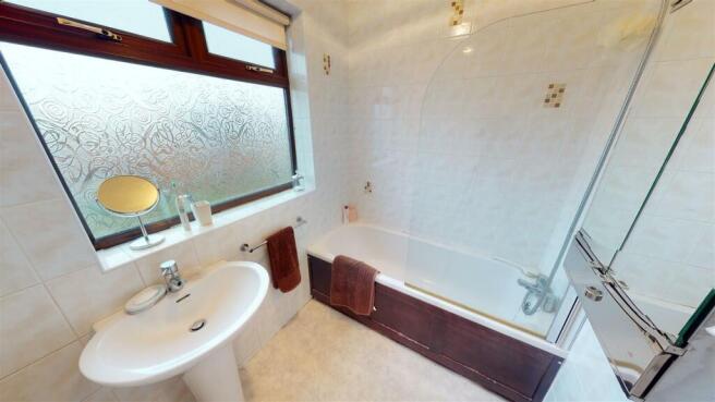 Gorsey Brow Close Bathroom
