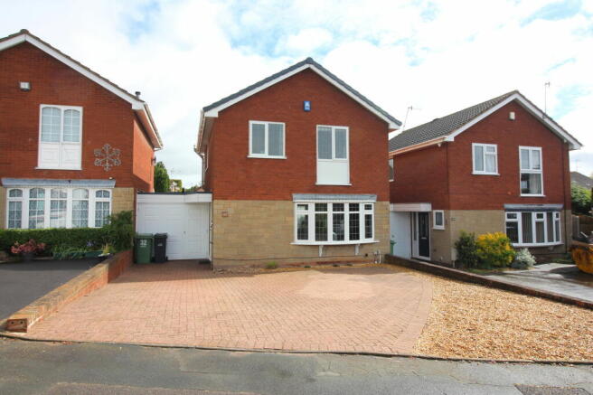 3-bed detached on KINGSWINFORD, Charterfield Drive, £330,000