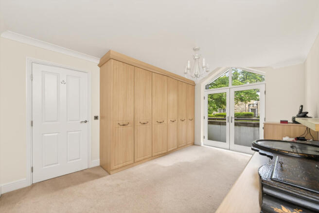 2 bed Retirement Property for sale Image 12