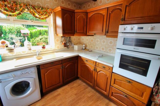 KITCHEN DINING ROOM