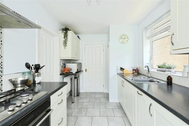 4 bed Semi-Detached for sale Image 9