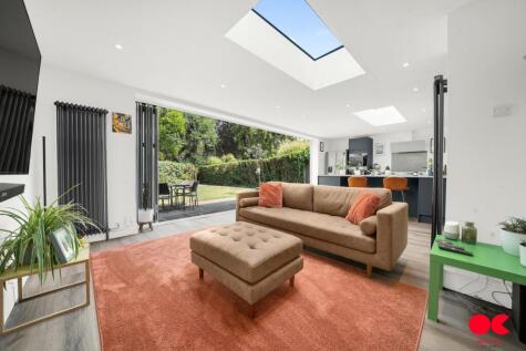 Balgores Lane, Gidea Park