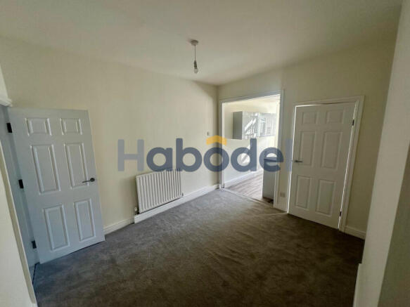 3 bed Terraced to rent Image 5