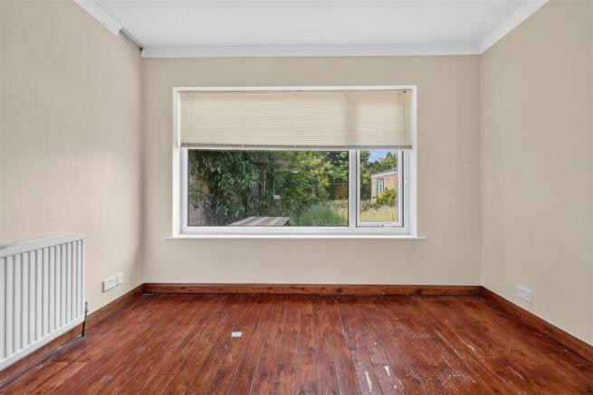 4 bed Semi-Detached for sale Image 10