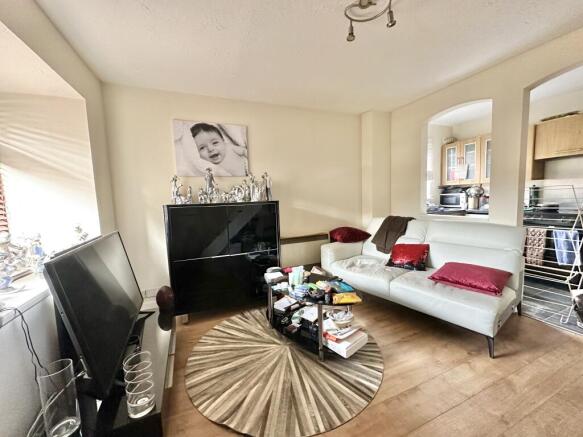 Gibson Road, Dagenham, Redbridge photo 4