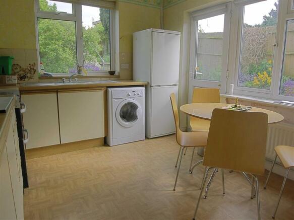 KITCHEN/BREAKFAST RO