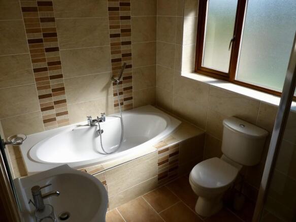 En suite Bedroom ...