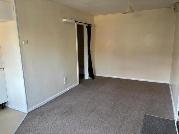 27 St Peters Close - living area.jpg