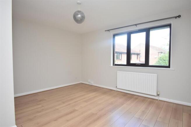 1 bed Maisonette to rent Image 5