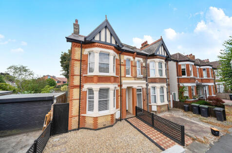 Lennox Road East, Gravesend, Kent, DA11