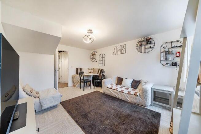 3 bed Terraced for sale Image 4
