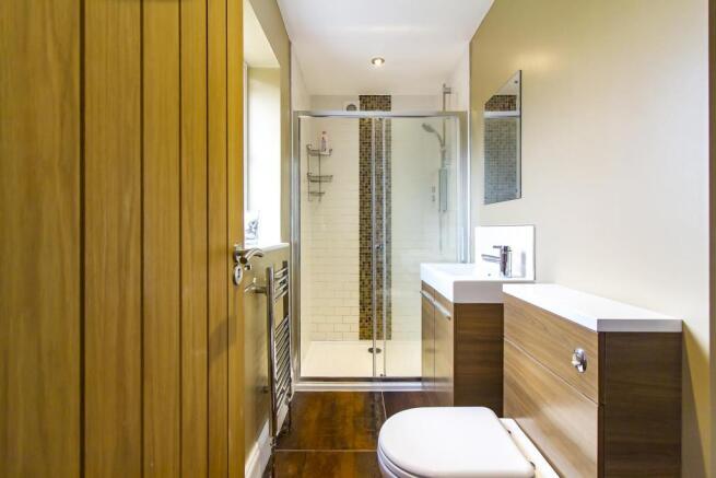 ensuite.jpg
