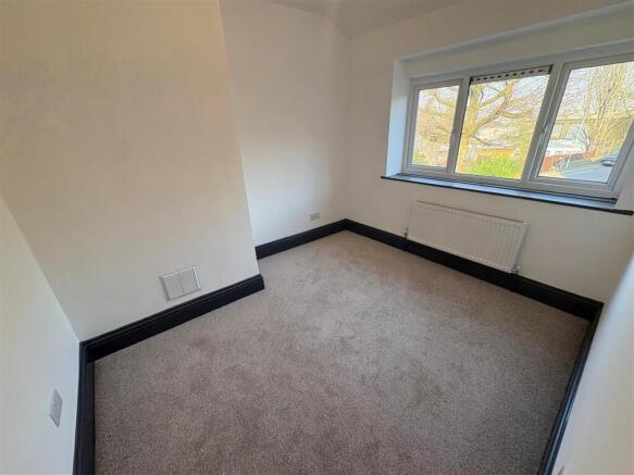4 bed Semi-Detached for sale Image 10