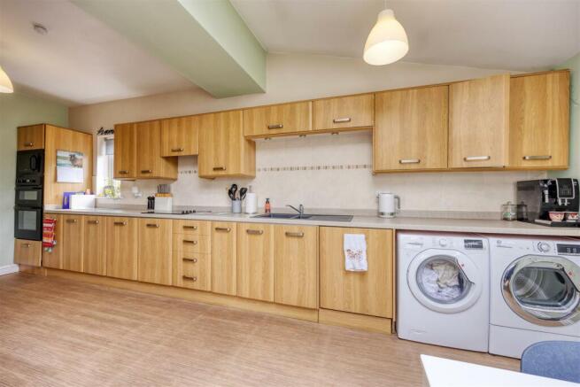 7_ADAMSLIE_CRESCENT_KIRKINTILLOCH_030.JPEG