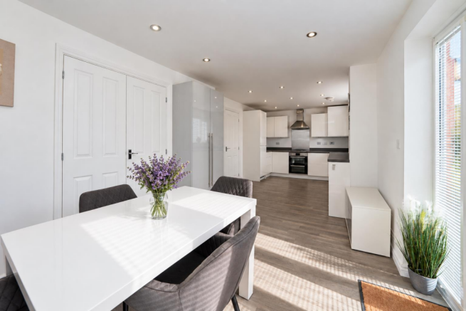 Fraser Crescent, Watford photo 4
