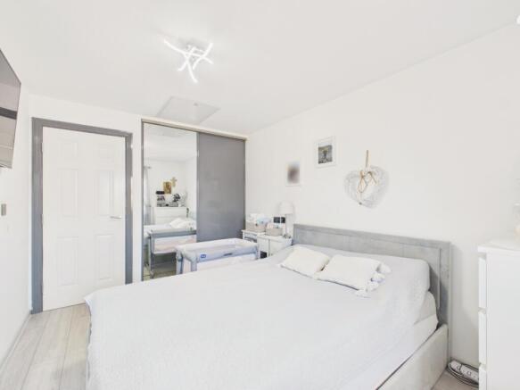 3 bed Terraced for sale Image 6
