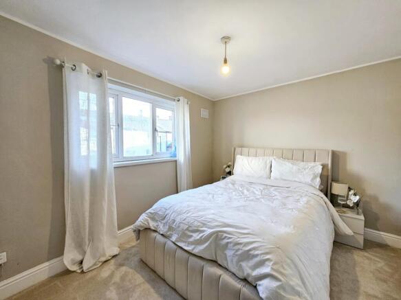 2 bed Flat for sale Image 9