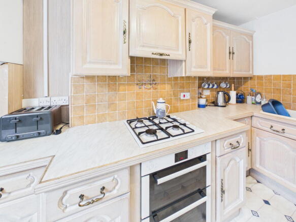 2 bed Maisonette for sale Image 4
