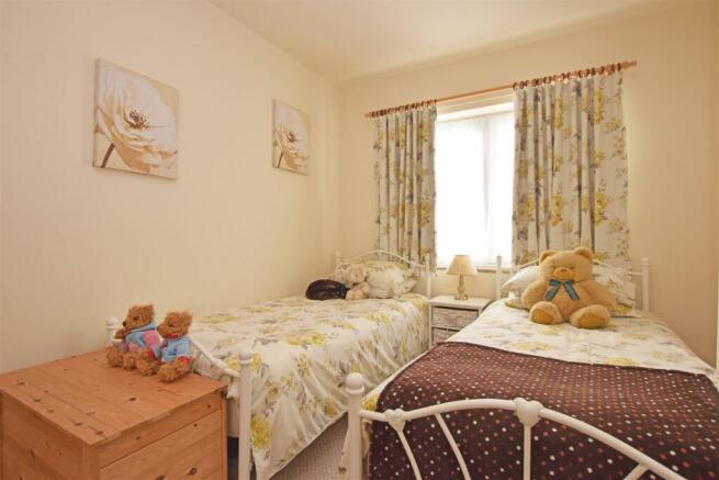 Bedroom 2.JPG