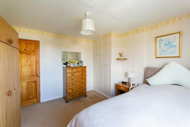8 Trostrey Close-9.jpg