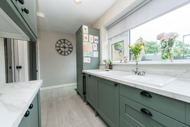 3 bed Terraced for sale Image 5