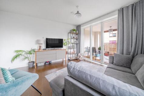 Kenneth Way, London, W5