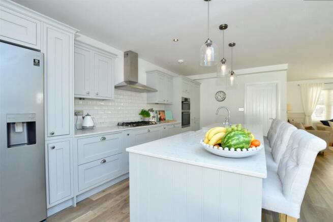 Lounge/ Diner/ Kitchen