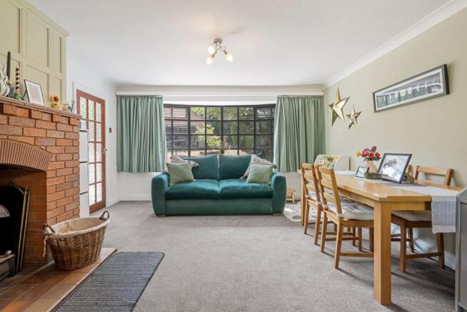 Lounge/ Dining area
