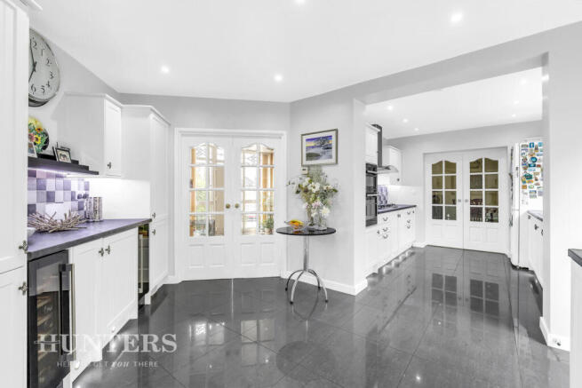 3 bed Semi-Detached for sale Image 11