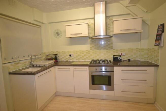 FITTED KITCHEN