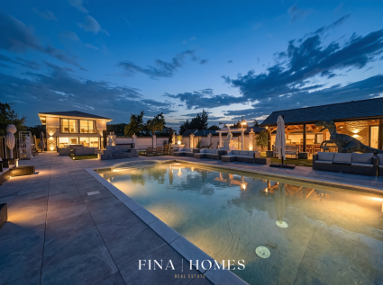 22,833 sq.ft Farm with a Pool, Brentwood, Essex, CM13