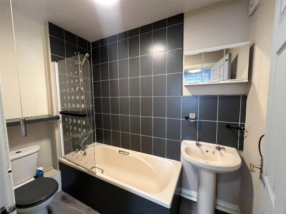 2 bed Apartment for sale Image 10