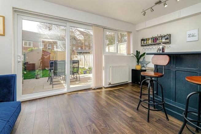 Living Room/Bedroom